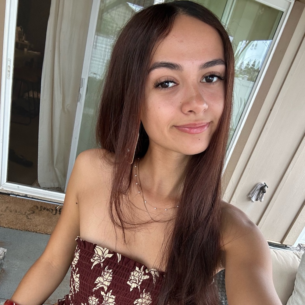 Meet your Posher, Kiana